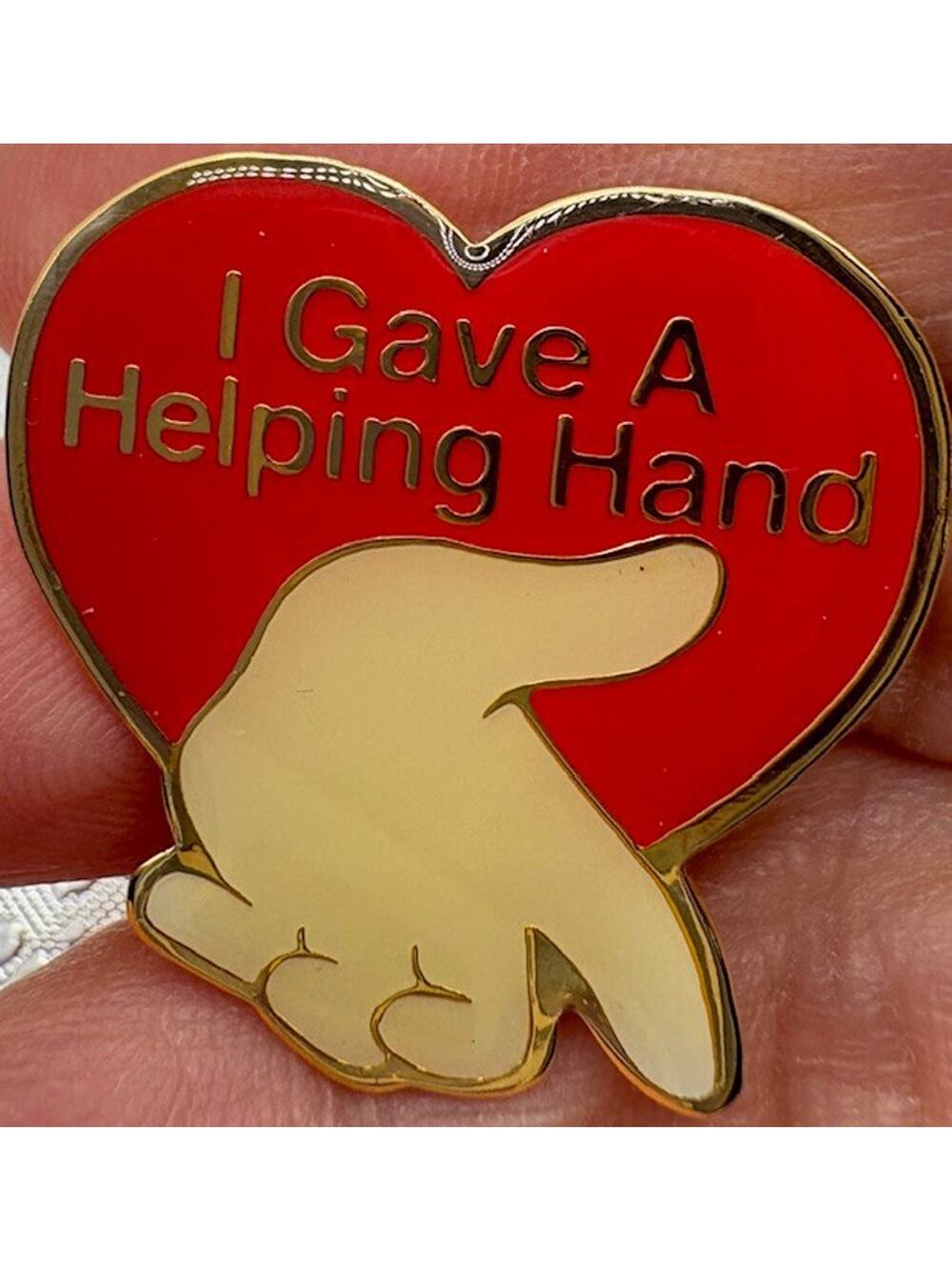 Walmart Pin - I Gave A Helping Hand - Hogeye 2005 Backside